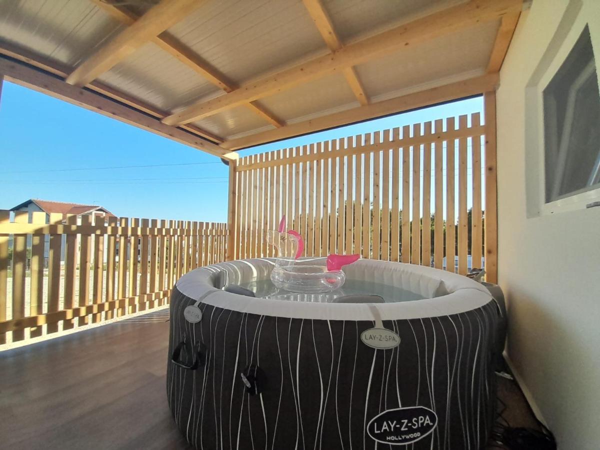 Апартаменти Tiny House Lily With Jacuzzi Светі Филип-і-Яков Екстер'єр фото