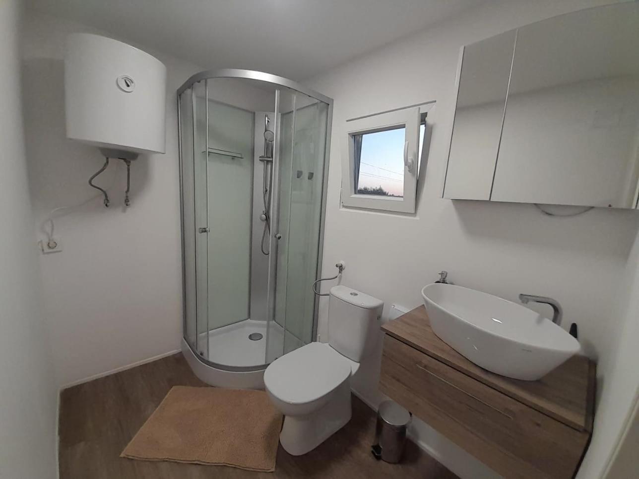 Апартаменти Tiny House Lily With Jacuzzi Светі Филип-і-Яков Екстер'єр фото
